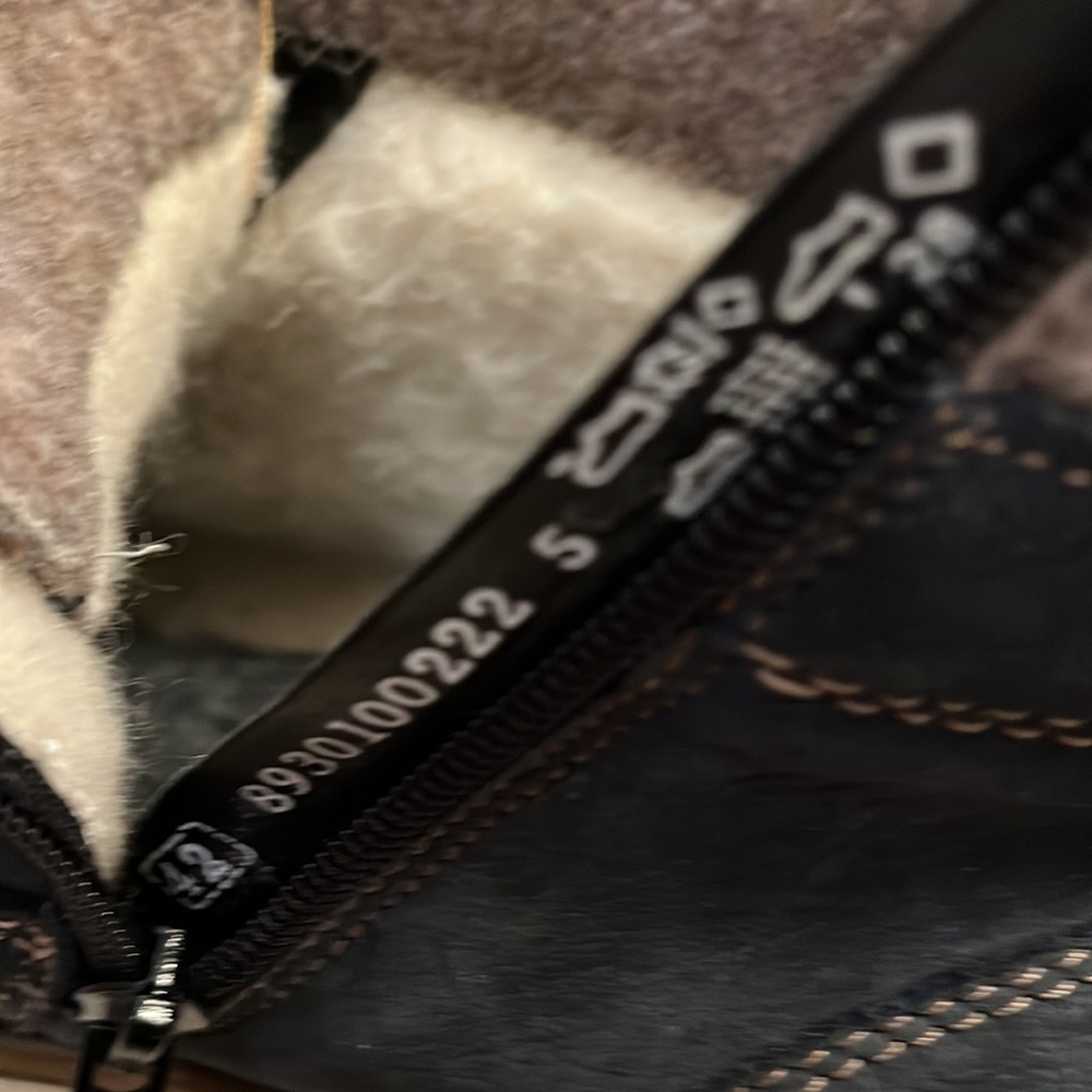 Remote boots 🥾 - Picture 10 of 12